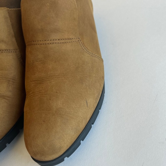 Clark’s Tan Genuine Leather Rubber Outsole Loafers size 9 - Picture 8 of 15